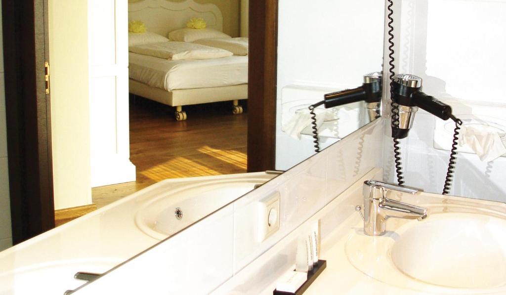 Hotel Huys Van Heusden Астен Стая снимка