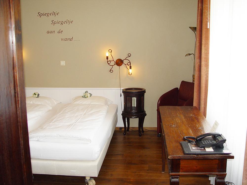 Hotel Huys Van Heusden Астен Екстериор снимка